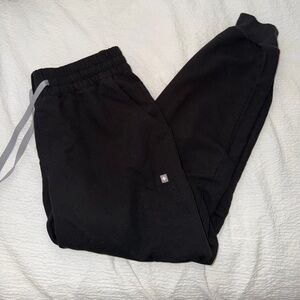 Figs Uman relaxed black scrubs petite